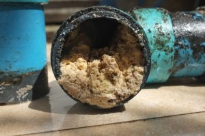 Cara mengatasi pembuangan air mampet
