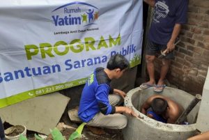 Dukung citarum harum rumah yatim bangun septic tank di 21 kelurahan