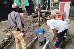 Masyarakat diminta melapor jika pipa PDAM bocor