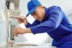 Cara memasang selang pembuangan wastafel cuci piring