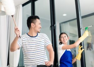 Cara efisien bersihkan rumah saat ART mudik lebaran
