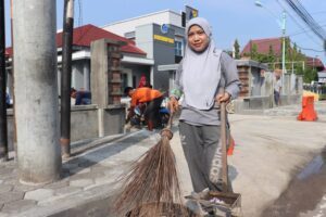 Cara melamar kerja tukang sapu jalanan dan gajinya