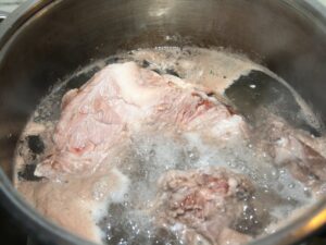 Cara mengolah daging kambing biar nggak alot dan ngga bau